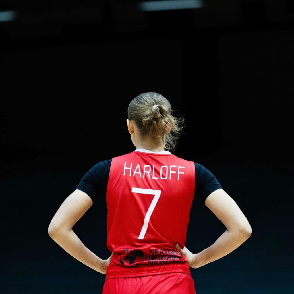 Emma Harloff Pic 4
